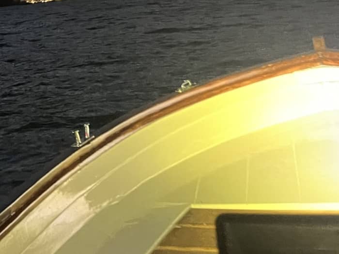 Ihr Tag in Maiori: Mieten Sie ein Motorboot für 7 Stunden Entdeckungstour