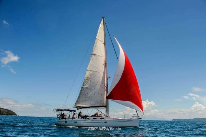 Une journée magique à Ubatuba à bord d'un voilier