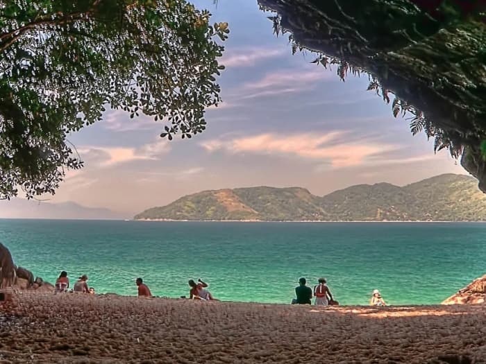 Une journée magique à Ubatuba à bord d'un voilier