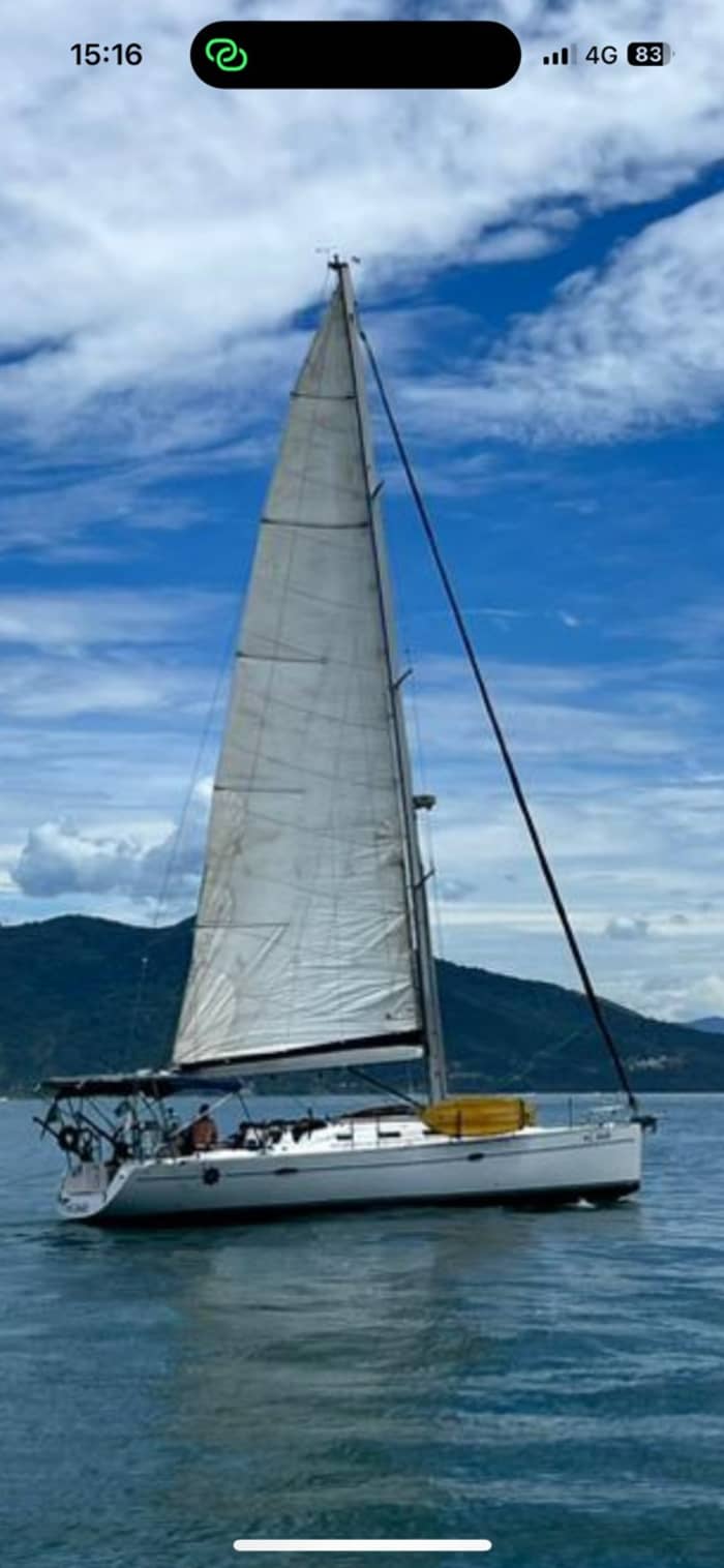 Une journée magique à Ubatuba à bord d'un voilier