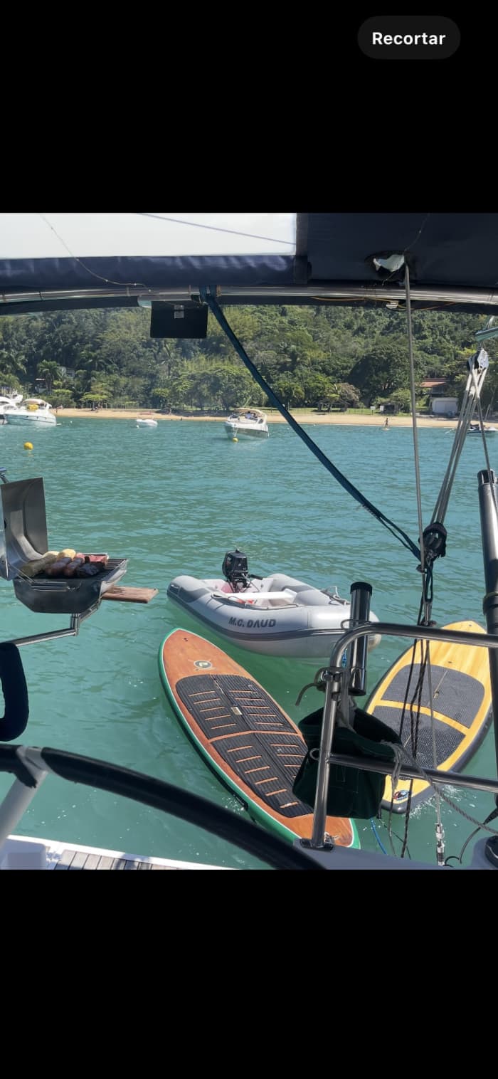 Une journée magique à Ubatuba à bord d'un voilier