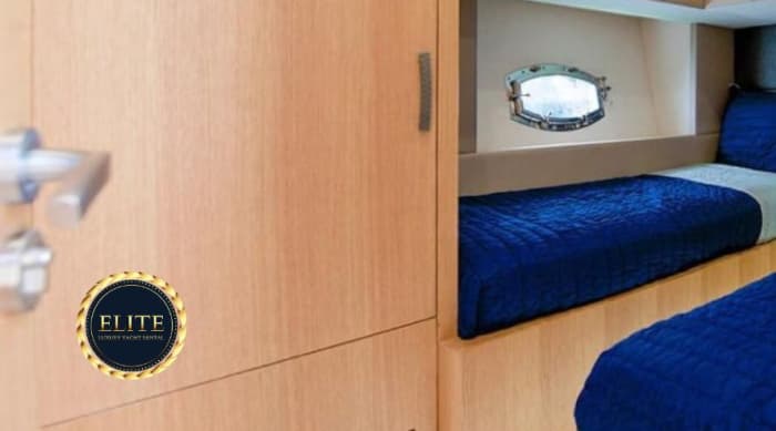 Eleganz neu definiert in Dubai Marina: Ein erstklassiges Motoryacht-Erlebnis