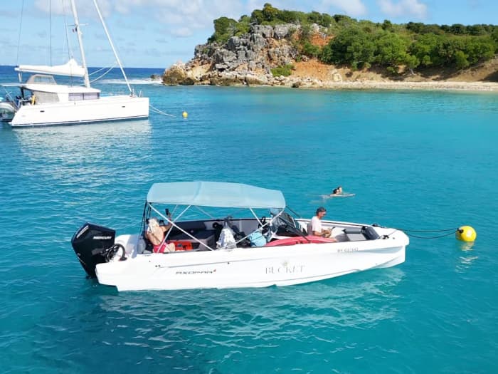 Ein zauberhafter Tag in Saint-Barthélemy auf einem Motorboot