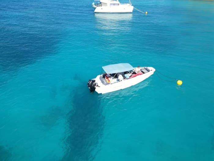 Ein zauberhafter Tag in Saint-Barthélemy auf einem Motorboot