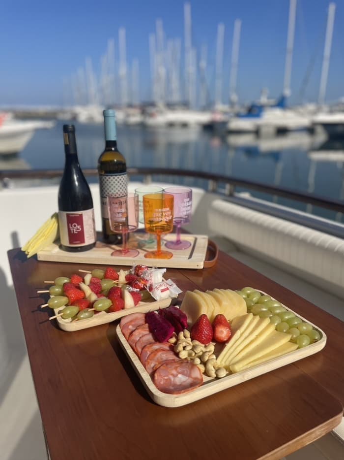 Ontspan 4 uur lang op een speedboot in Lissabon.