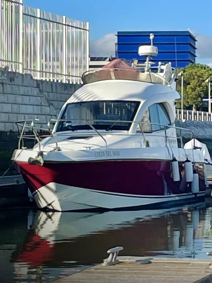 Ontspan 4 uur lang op een speedboot in Lissabon.