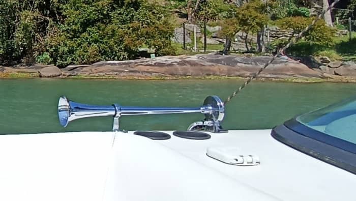 Viva para as ondas: Uma escapadela de meio dia em Porto Belo a bordo de uma lancha.