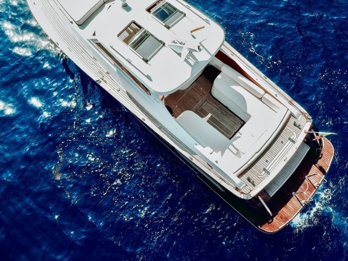 One day around Vico Equense: Enjoy 7h of discovery on a motorboat