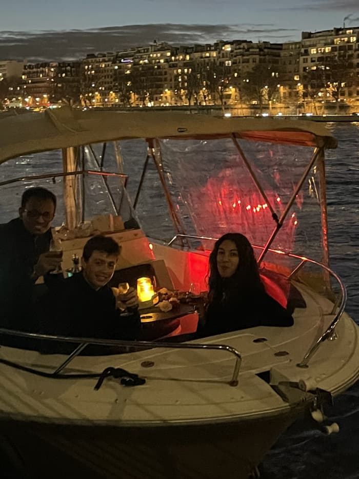 Private cruise: all the major monuments in an hour and a half