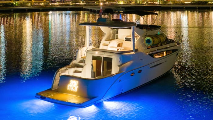Le luxe réinventé à Cancún : une journée inoubliable sur un yacht à moteur