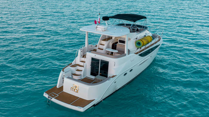 Le luxe réinventé à Cancún : une journée inoubliable sur un yacht à moteur