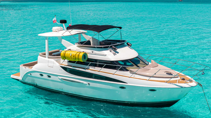 Le luxe réinventé à Cancún : une journée inoubliable sur un yacht à moteur