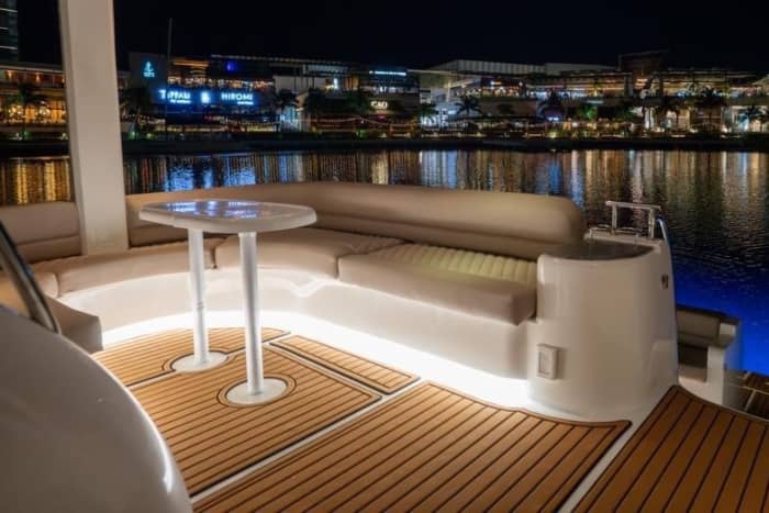 Le luxe réinventé à Cancún : une journée inoubliable sur un yacht à moteur