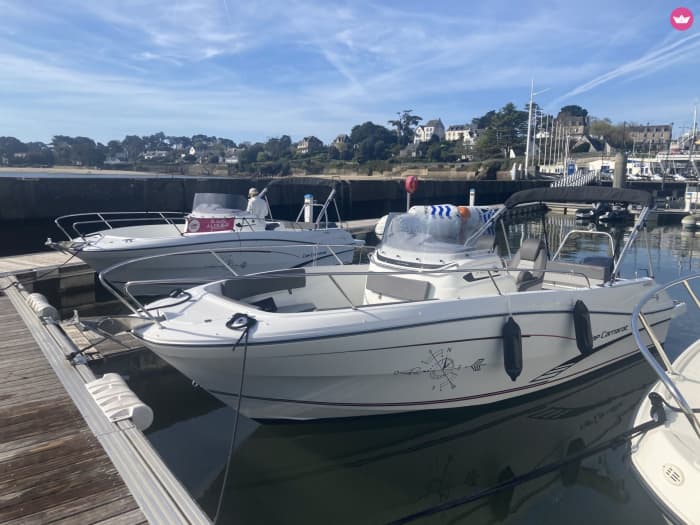 Day trip by boat departing from Crouesty