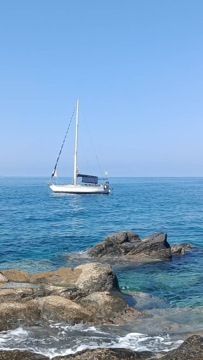 Enjoy a day at sea in Genoa on a sailboat
