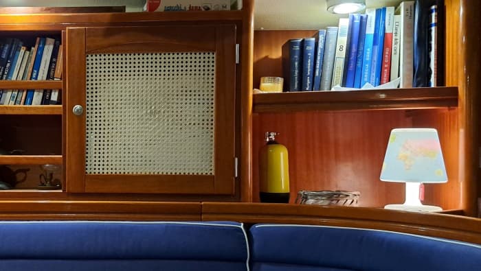 A day cruise on a beautiful sailboat,
sailing through the heart of the Tuscan archipelago.