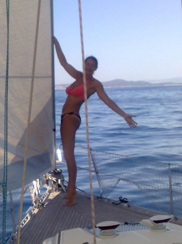 A day cruise on a beautiful sailboat,
sailing through the heart of the Tuscan archipelago.