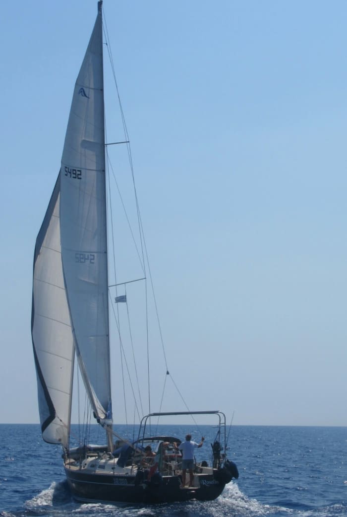 A day cruise on a beautiful sailboat,
sailing through the heart of the Tuscan archipelago.