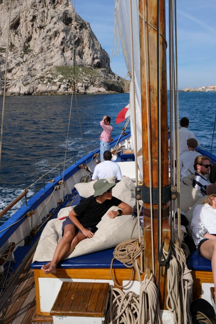 Sailing cruise: Château d'If and the Frioul Calanques