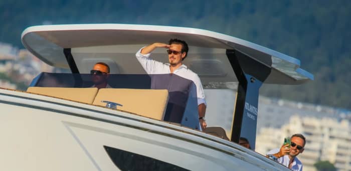 Naviguer avec les dieux : une journée à la découverte de l'île de Skiathos en bateau à moteur