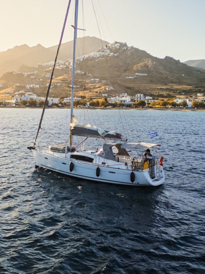 Full-Day Private Cruise to Secret Islands & Beaches
