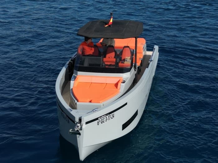 One day around Gran Canaria: Enjoy 7h of discovery on a motorboat
