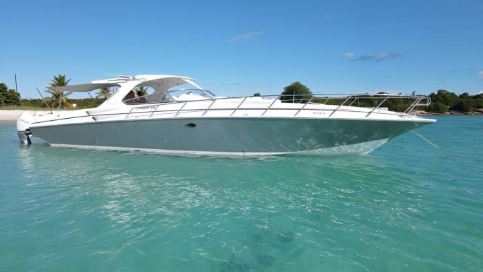 Découvrez Marigot lors d'une excursion d'une journée en bateau à moteur.