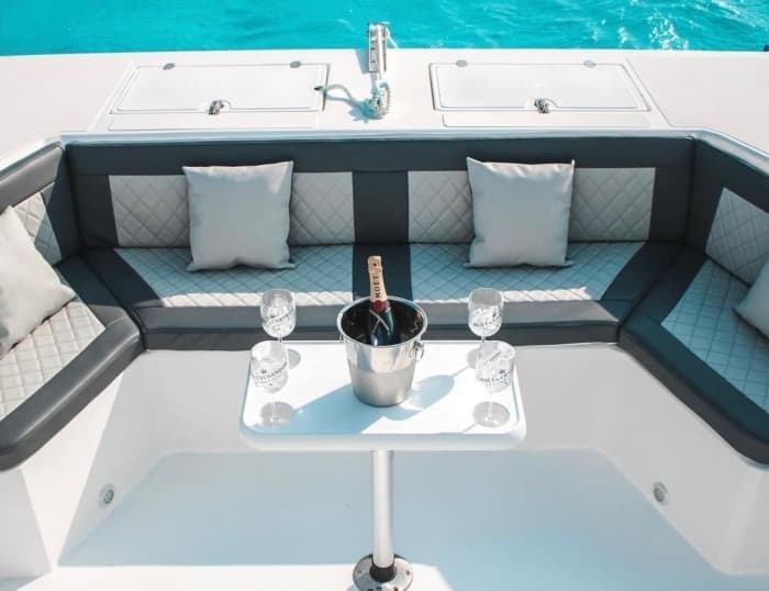 Het beste van La Romana beleef je op het water: een privé-dagtocht op een catamaran.