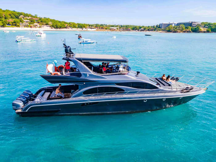 Découvrez Bali en 8h : une expérience de yacht à moteur haut de gamme