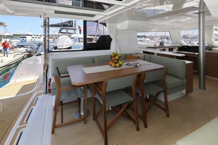 Ontdek Palermo tijdens een dagtocht per catamaran.