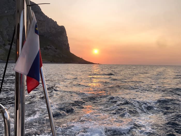Ontdek Palermo tijdens een dagtocht per catamaran.