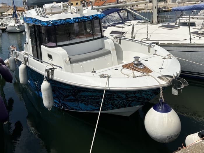 Location de bateau à moteur à la journée à frontignan