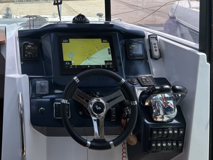 Location de bateau à moteur à la journée à frontignan