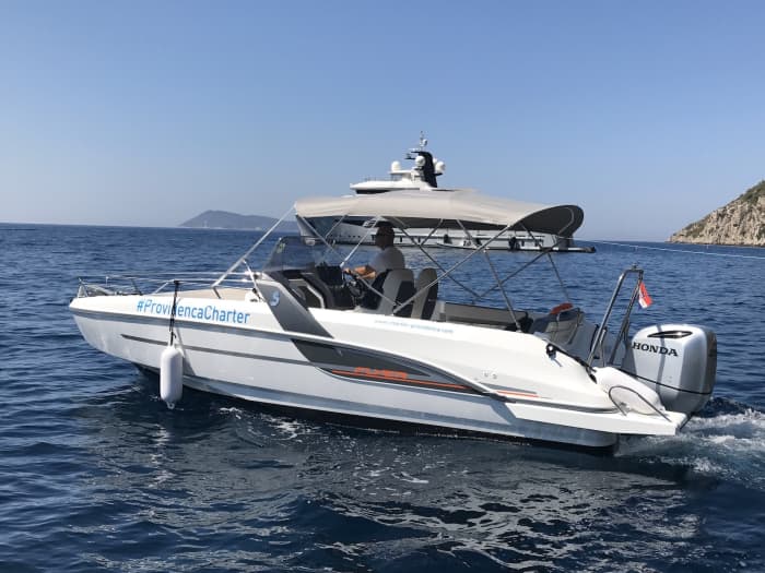 Ontdek Trogir: een volle dag zon op een motorboot