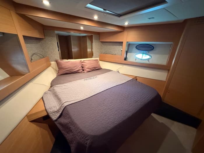 Sua experiência privativa em Dubrovnik: um dia exclusivo a bordo de um iate a motor.