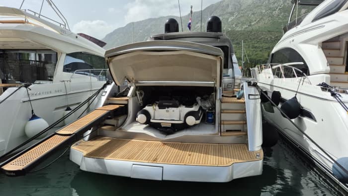 Sua experiência privativa em Dubrovnik: um dia exclusivo a bordo de um iate a motor.