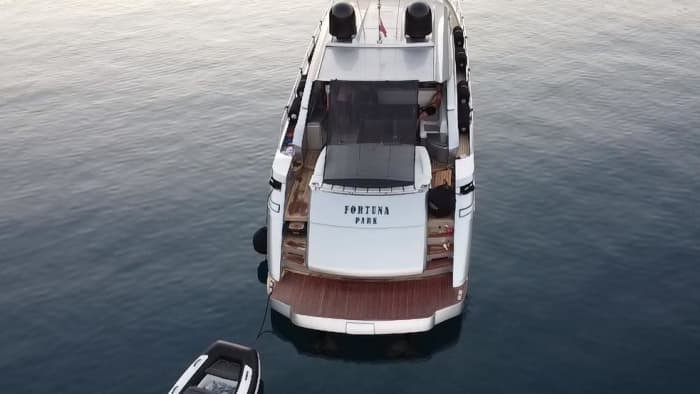 Sua experiência privativa em Dubrovnik: um dia exclusivo a bordo de um iate a motor.