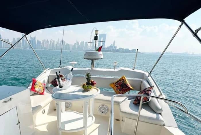 6-Hour Cruise on a Luxury yacht in Dubai