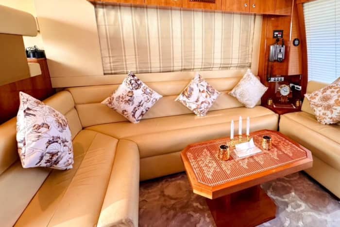 6-Hour Cruise on a Luxury yacht in Dubai