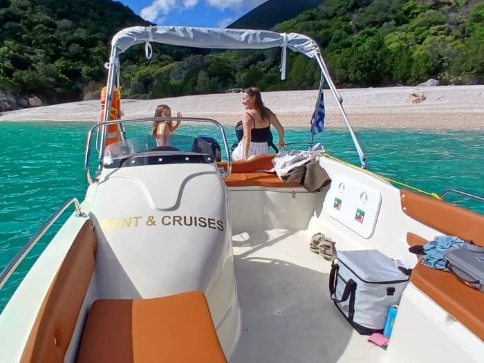 Private boat trip around Zola on a motorboat