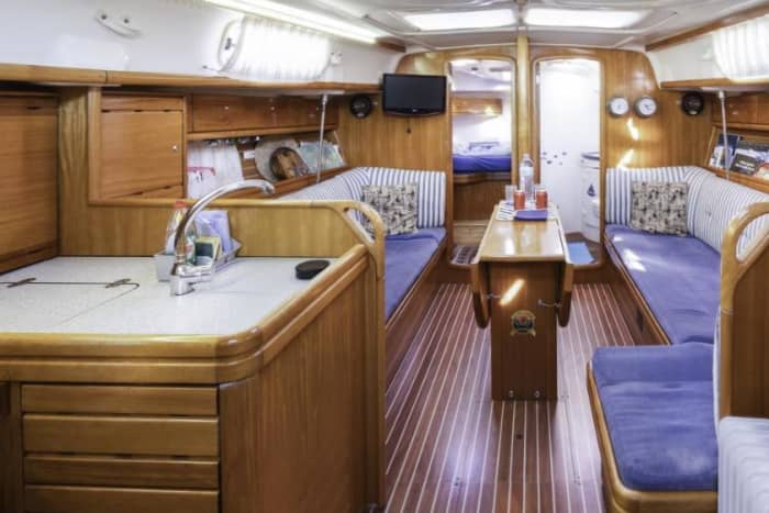 Discover El Masnou on a full-day sailing trip