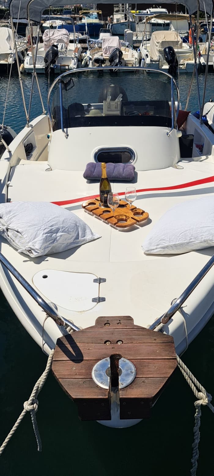 La Spezia escape: 4h of relaxation on a motorboat