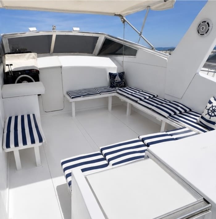 Escursione Giro dell'isola d'Ischia con pranzo (pesce fresco) a bordo prodotti tipici locali prosecco vino.
"Island tour of Ischia with lunch (fresh fish) on board, local typical products, prosecco and wine."