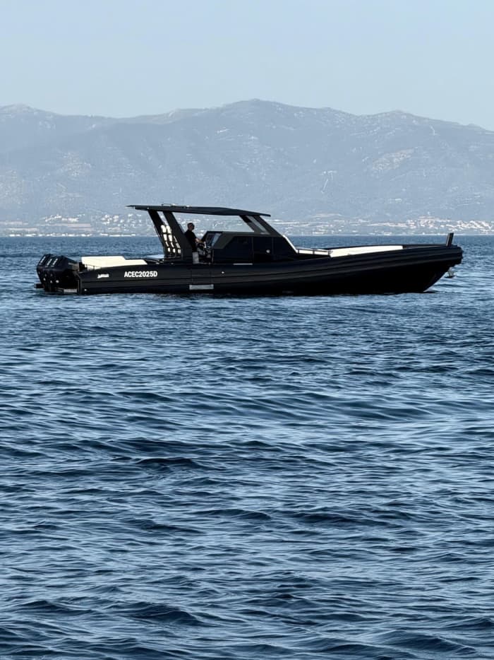 Ein Tag in Porto Cervo auf einem Motorboot