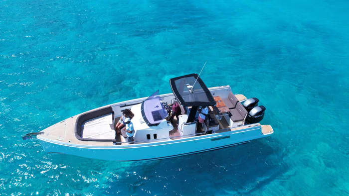Entdecken Sie die Küste von Providenciales: Ein kompletter Tagesausflug an Bord eines Motorboots