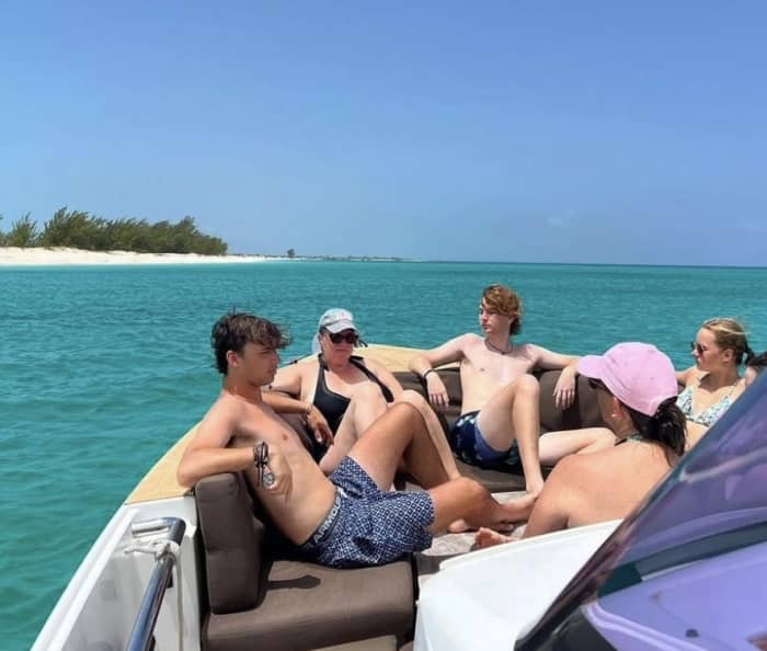 Entdecken Sie die Küste von Providenciales: Ein kompletter Tagesausflug an Bord eines Motorboots