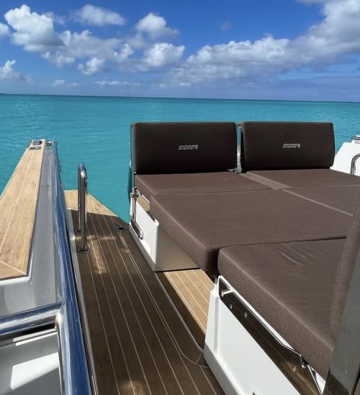 Entdecken Sie die Küste von Providenciales: Ein kompletter Tagesausflug an Bord eines Motorboots