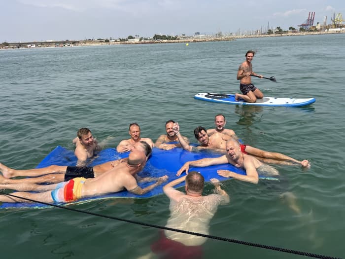 Segeln Sie 4 Stunden lang auf einem klassischen Motorboot in der Bucht von Valencia
