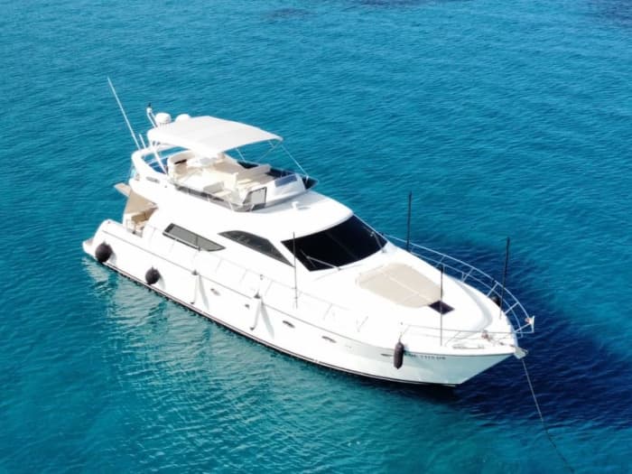 Excursion en bateau d'une journée complète avec arrêts dans la zone protégée de Villasimius