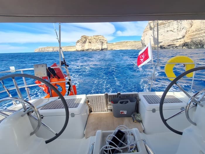 Private Boat Trip to Comino (Blue Lagoon, Crystal Lagoon and Caves)